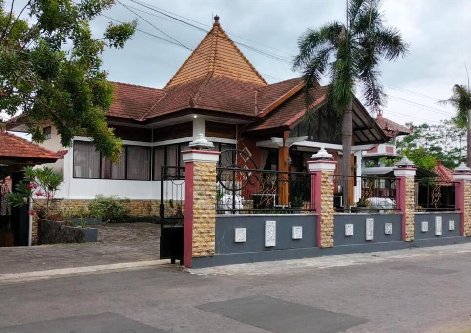 Gedung tempat rumah liburan berlokasi