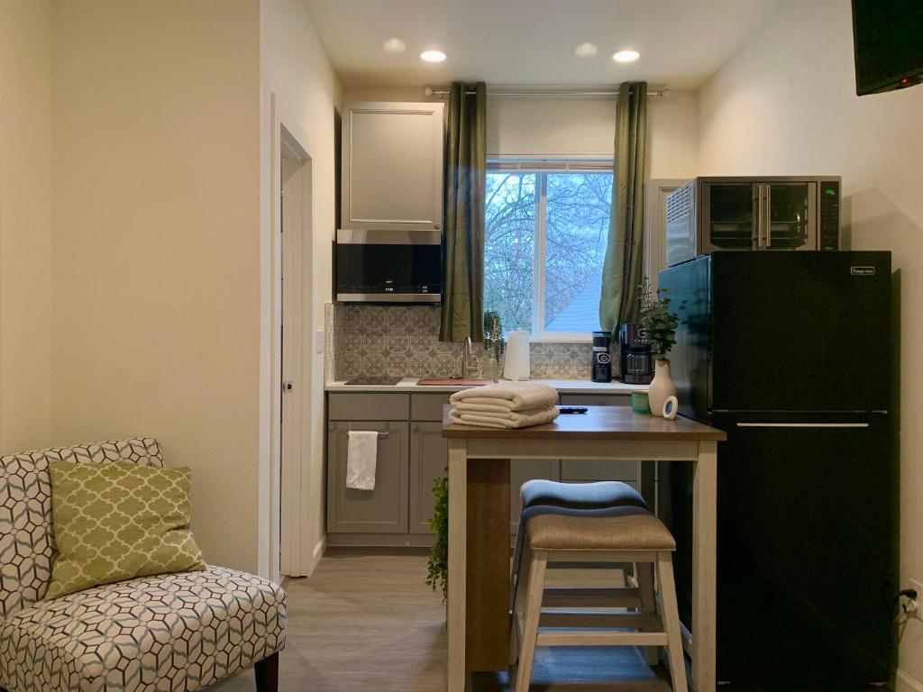 The Asbury House Guest Rentals photo