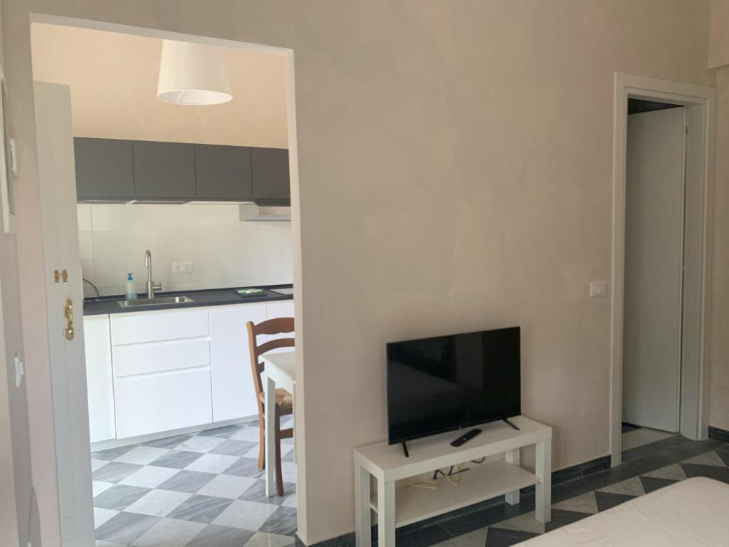 Televízia a/alebo spoločenská miestnosť v ubytovaní Paradisa28 - Amalfi - Zona Ospedale Cisanello