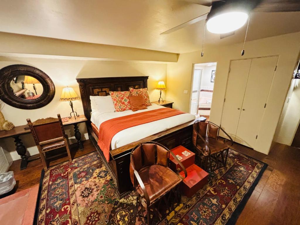 Casa Sedona Inn - Sacred Feather - Standard King Room