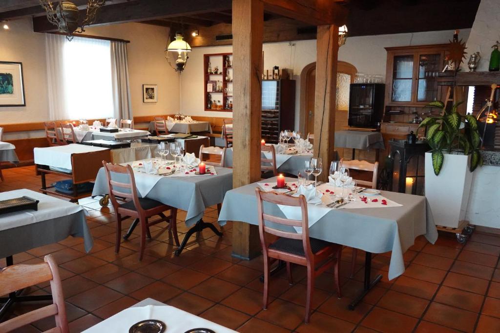 En restaurant eller et spisested på Gasthof Sonne