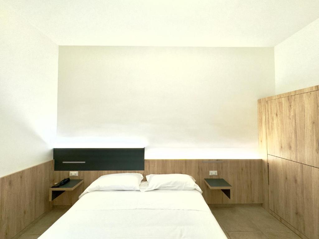 Hotel Holidays - デラックス 4 人部屋