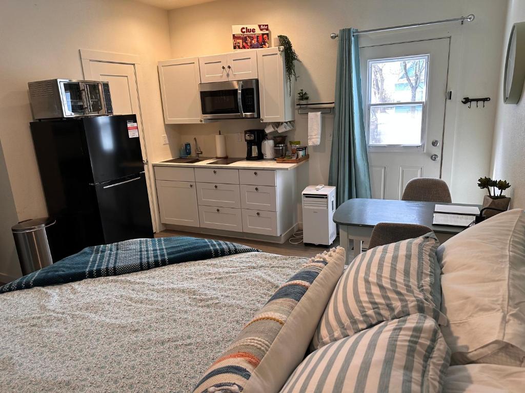 The Asbury House Guest Rentals photo