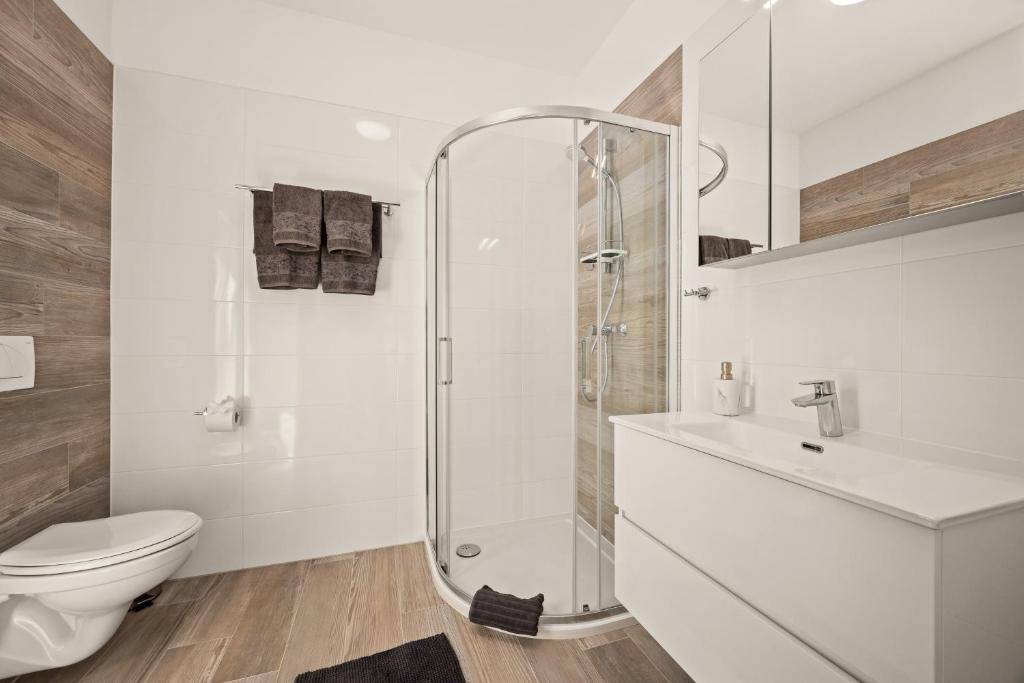 Ein Badezimmer in der Unterkunft Serenity home Villa Tea with heated pyrolysis salt water