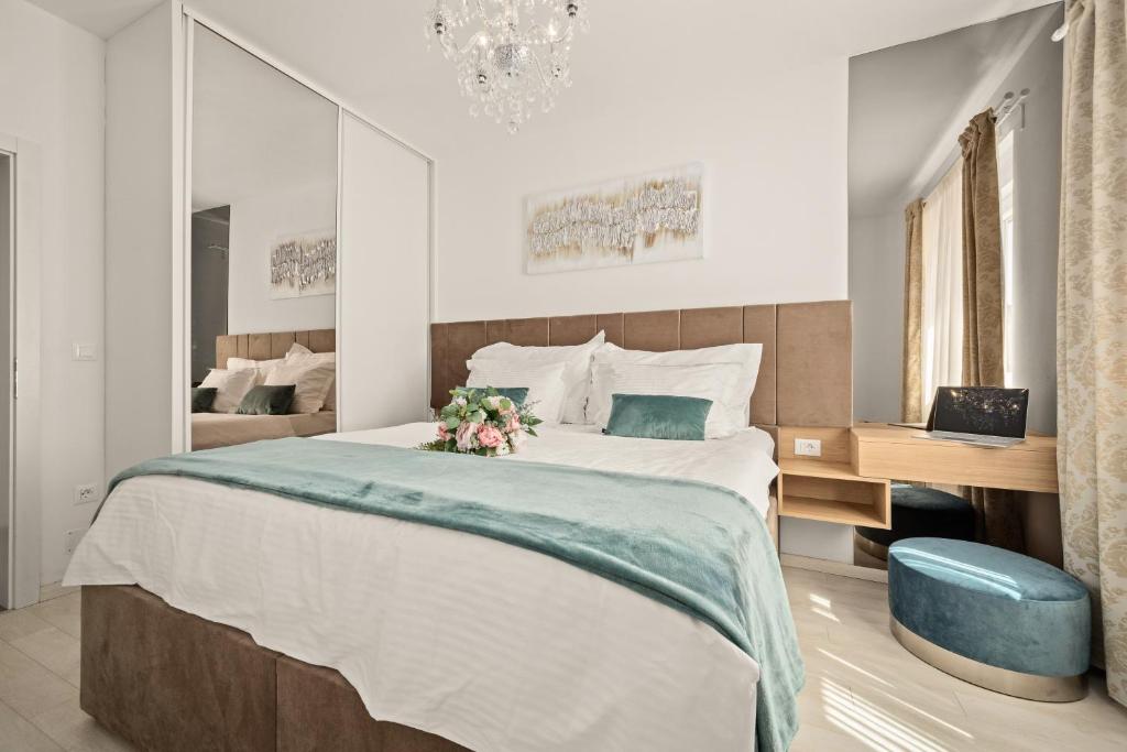 Ein Bett oder Betten in einem Zimmer der Unterkunft Serenity home Villa Tea with heated pyrolysis salt water