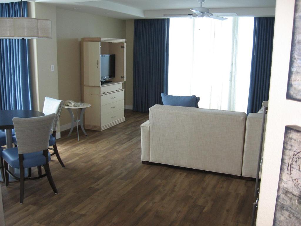 Lido Beach Resort - Sarasota - One-Bedroom Suite With Beach View