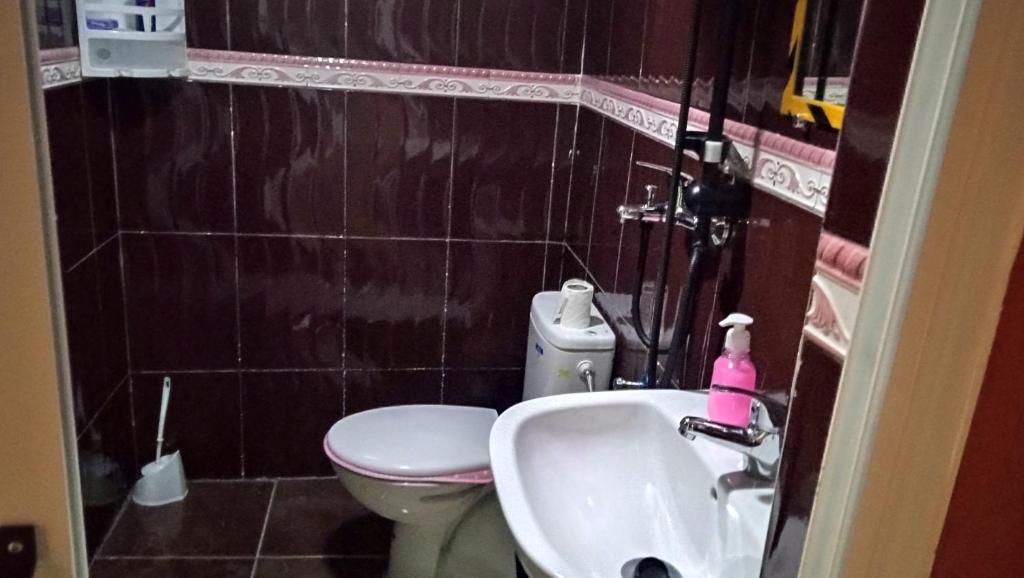 Koupelna v ubytování Auberge Cascade Imilchil