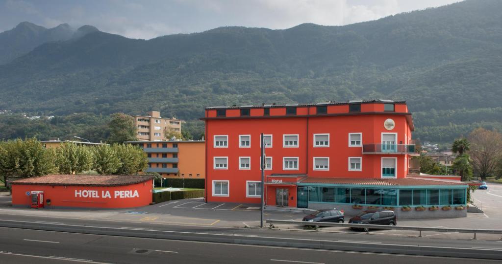 Nespecifikovaný výhled na hory nebo výhled na hory při pohledu z hotelu