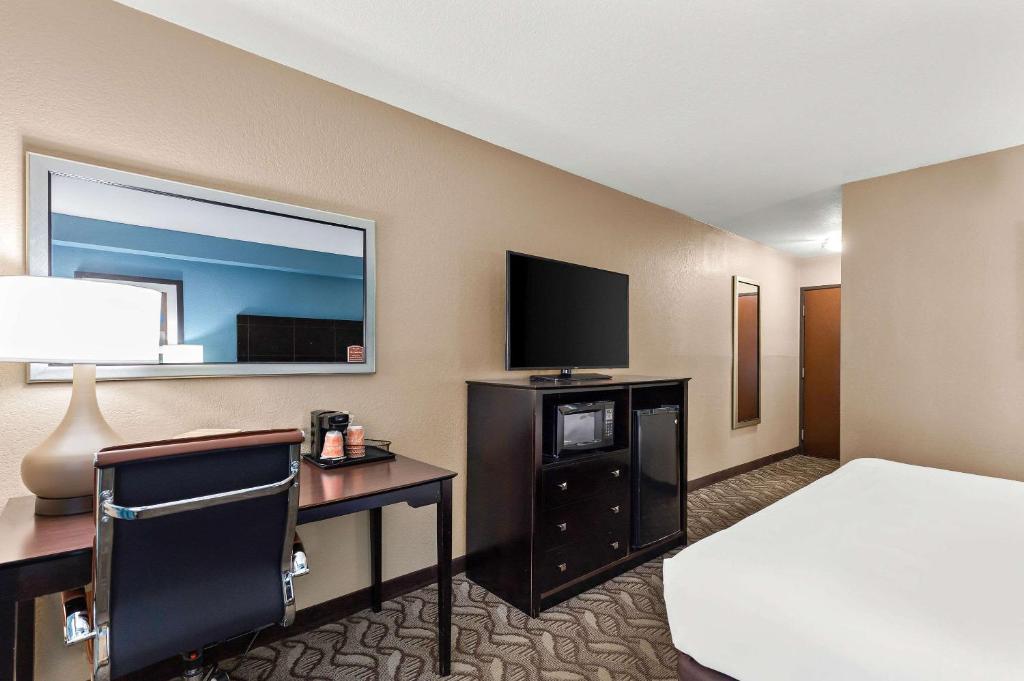 Comfort Inn & Suites Springfield I-55 photo