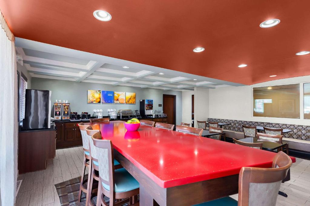 Comfort Inn & Suites Springfield I-55 photo