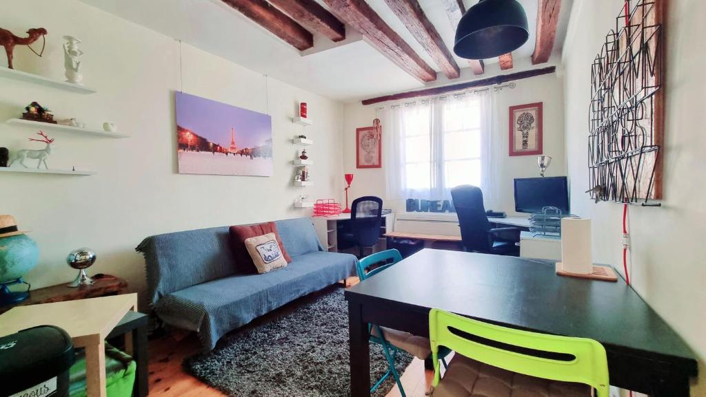 Cozy apartment Central Paris Le Marais with 1 separate Bed room