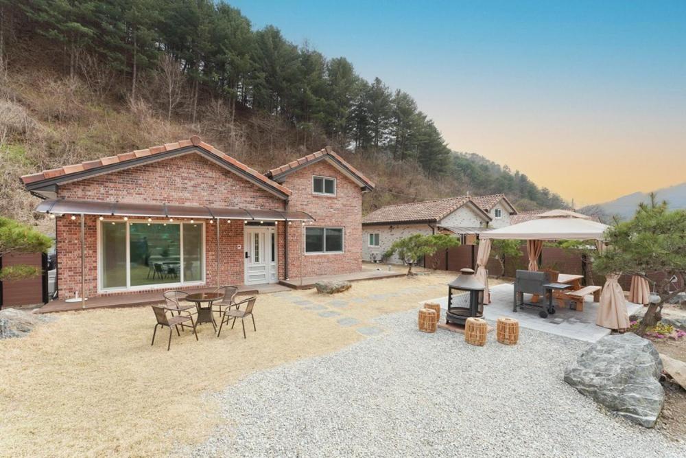 춘천 숲속 작은 집…