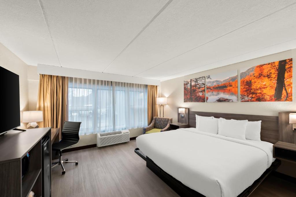 Clarion Pointe Rhinelander Downtown - Kamer Met Kingsize Bed - Niet-Rokers