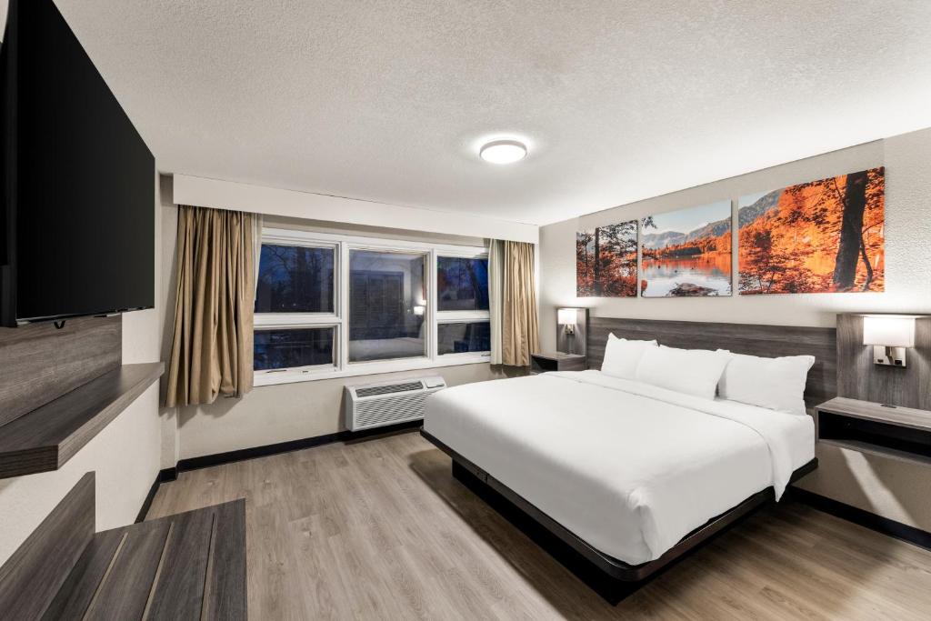 Clarion Pointe Rhinelander Downtown - Suite Met Kingsize Bed En Woonkamer - Niet-roken