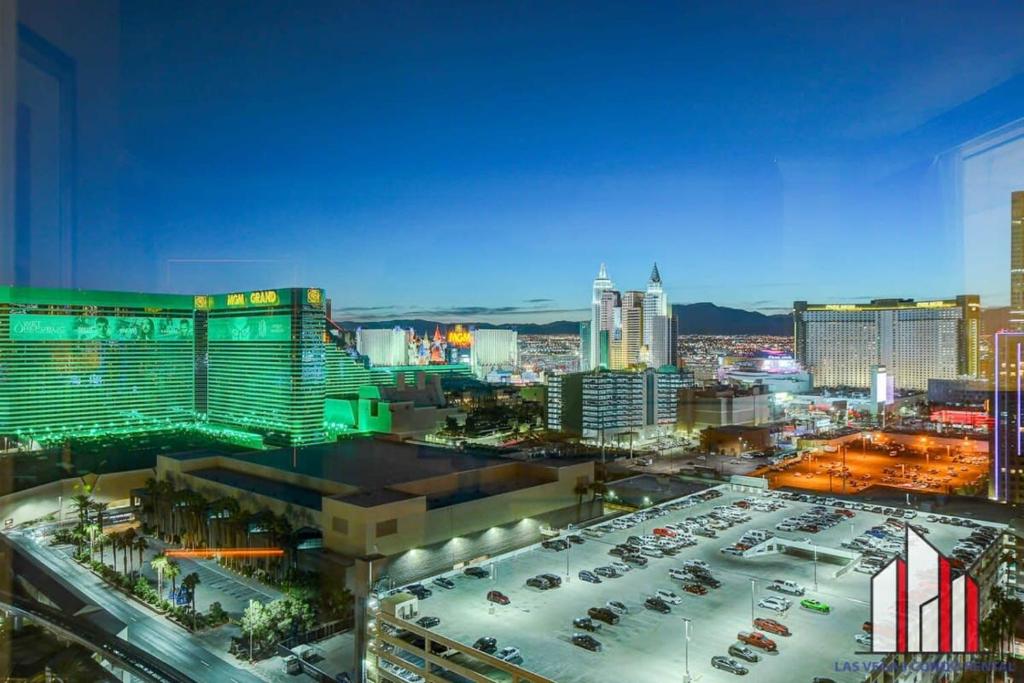 Nespecifikovaný výhled na destinaci Las Vegas nebo výhled na město při pohledu z prázdninového domu