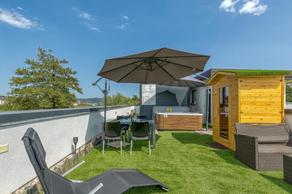 Rooftop Home With Whirlpool & Sauna - Happy Rentals - Casa De Dos Dormitorios