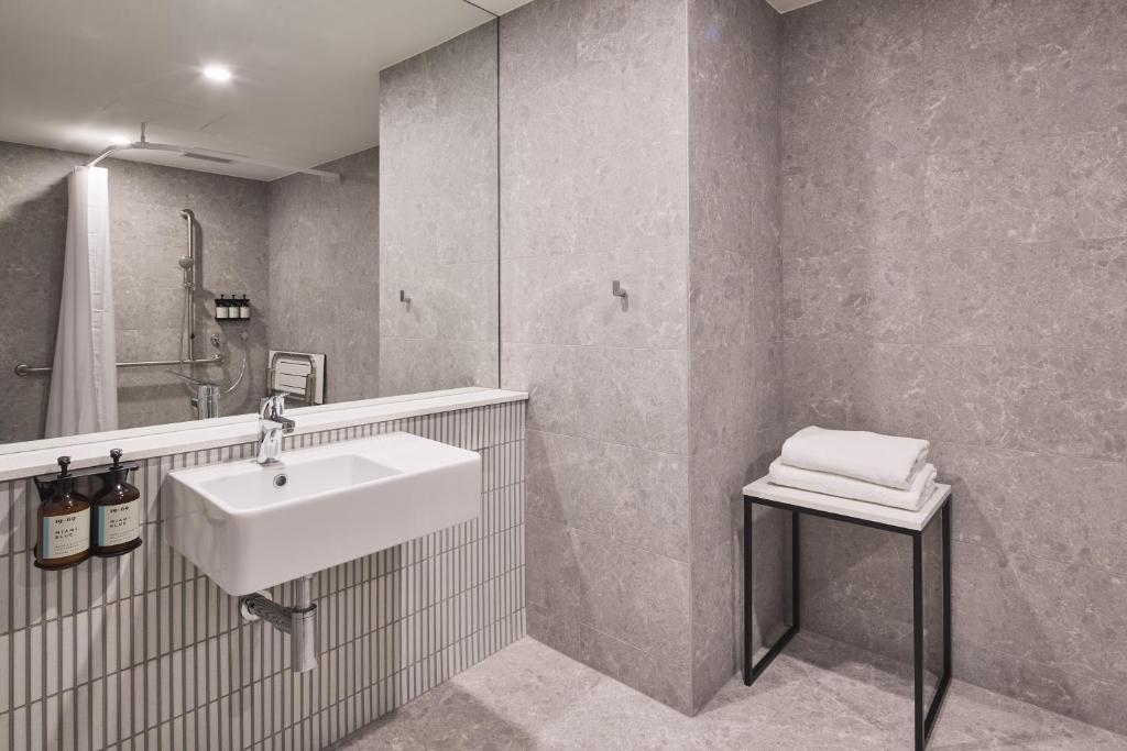 Koupelna v ubytování Hotel Alba Adelaide