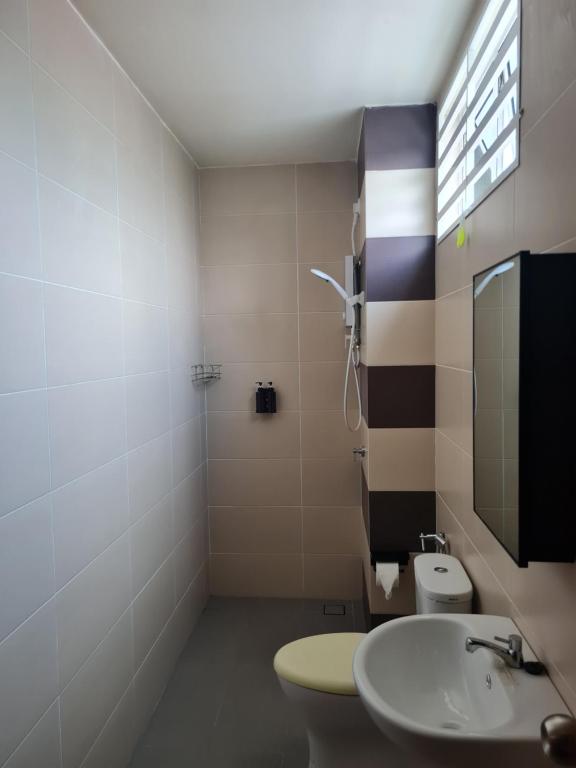 Koupelna v ubytování UniVilla- Ideal Family Home for 18pax