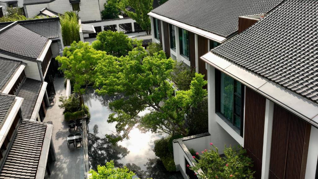 วิว Kimpton Bamboo Grove Suzhou, an IHG Hotel จากมุมสูง