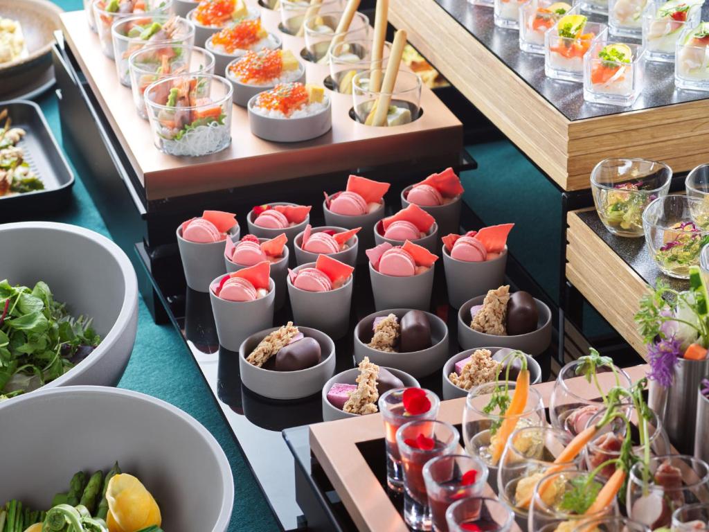 旅館の敷地内または近くでの食事または食べ物