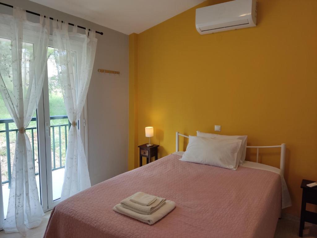 Posteľ alebo postele v izbe v ubytovaní Blue & Green Apartments , Dassia - Corfu 1&2-3&4
