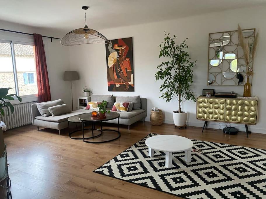 Photo de la galerie de l'établissement Maison de village indépendante avec grand jardin, à Les Fumades-Les Bains