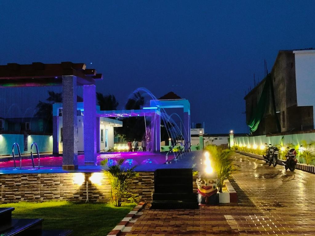 Bazén v ubytování The Triton Beach Resort nebo v jeho okolí
