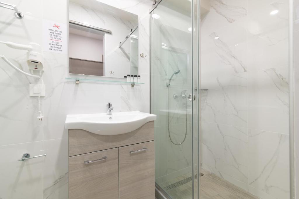 Koupelna v ubytování Sea Diamond Suites