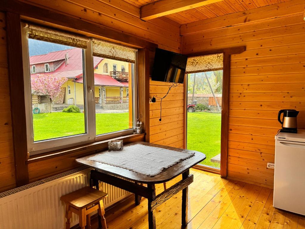 Kuchyň nebo kuchyňský kout v ubytování Eco Centr Zrub