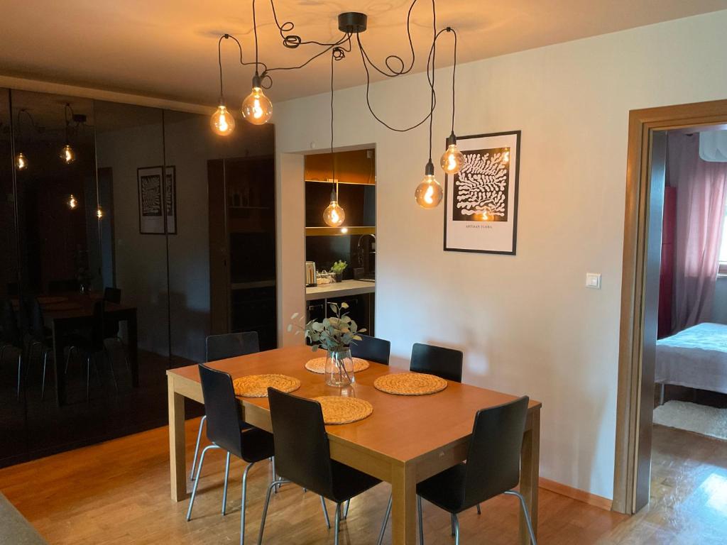 Posteľ alebo postele v izbe v ubytovaní Apartament z widokiem na góry. Taras. Parking free