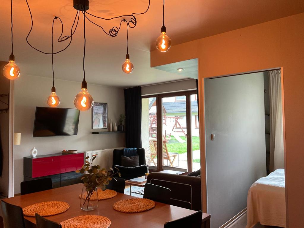 Posteľ alebo postele v izbe v ubytovaní Apartament z widokiem na góry. Taras. Parking free