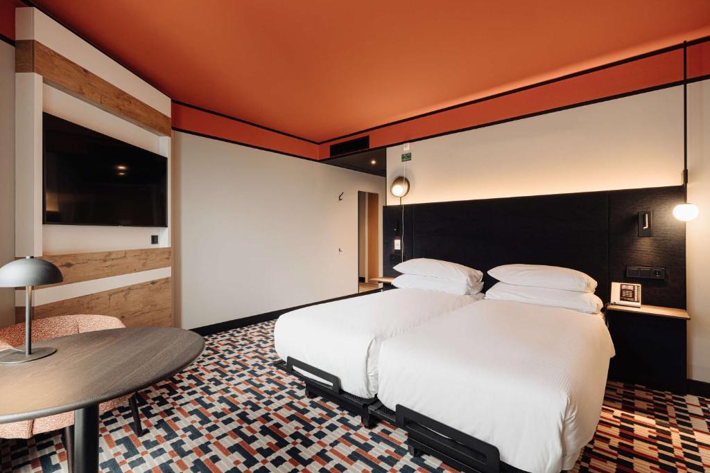 DoubleTree by Hilton Amsterdam Centraal Station - Resim 41