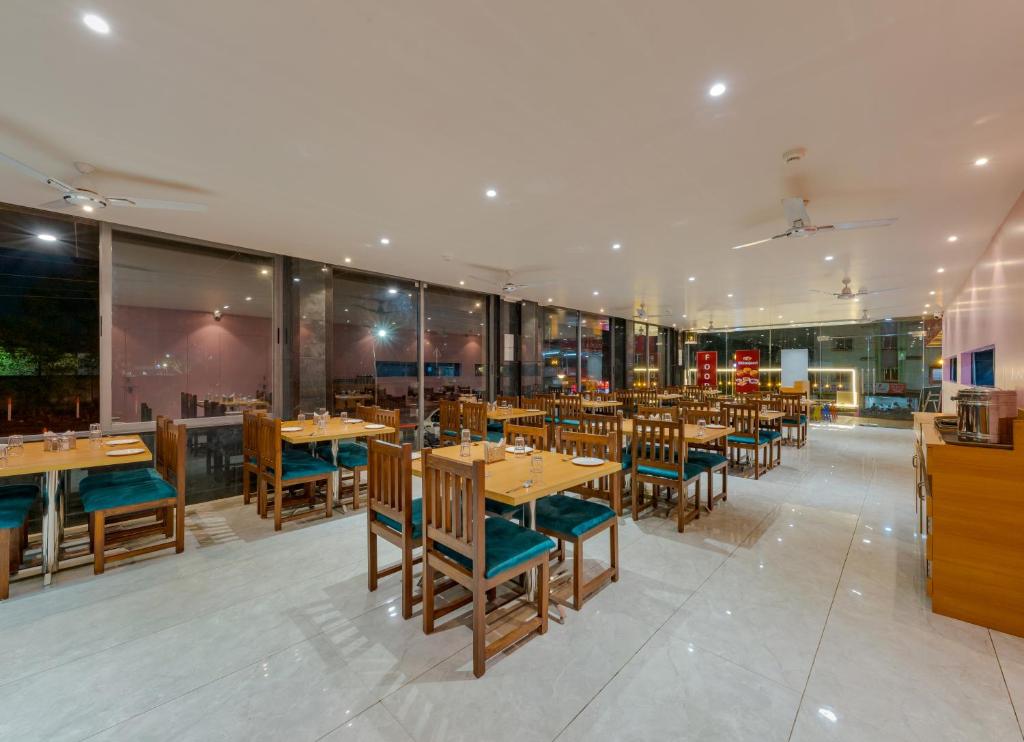 Restaurace v ubytování Hotel Chiranjeevi Kolhapur