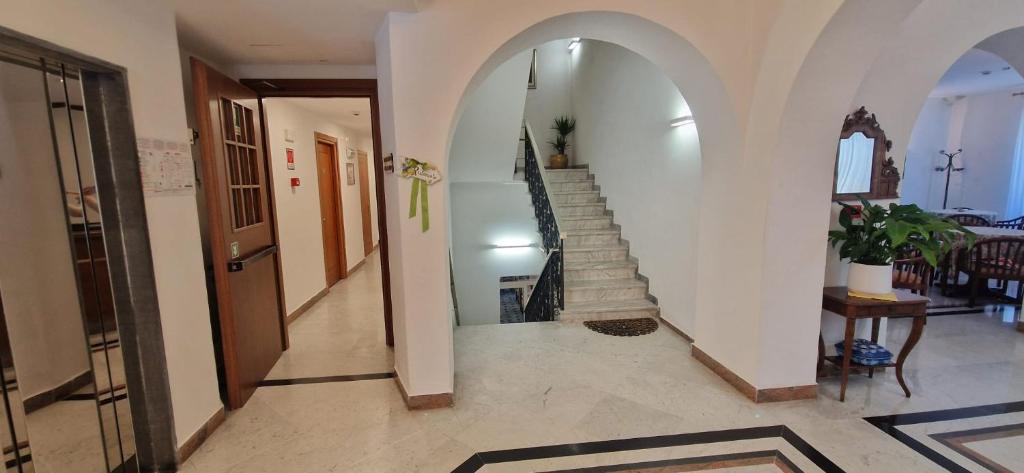 Fotografie z fotogalerie ubytování Hotel Dora v Levantu