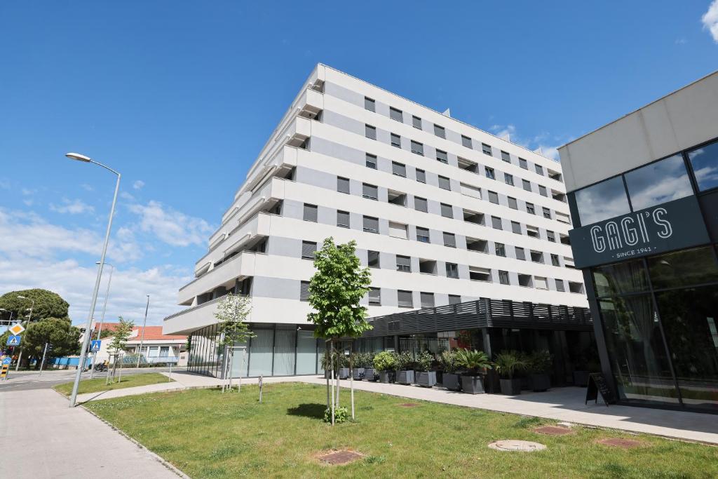 Budova, v ktorej sa apartmán nachádza
