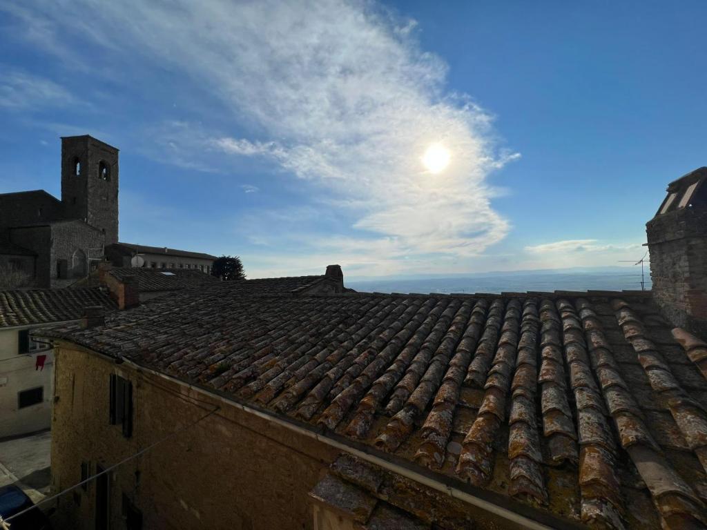 uitzicht op het dak van een gebouw bij Casa Mirella in Cortona