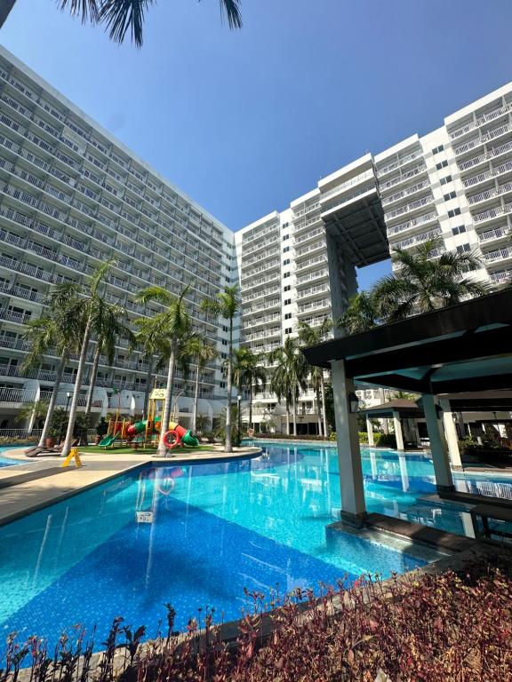 Bazén v ubytování Shell Residences Staycation nebo v jeho okolí