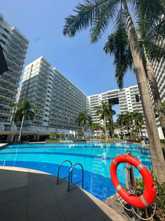 Bazén v ubytování Shell Residences Staycation nebo v jeho okolí