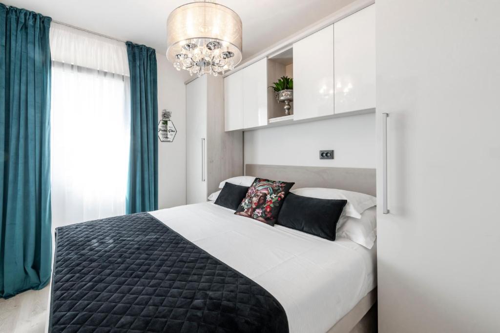 Posteľ alebo postele v izbe v ubytovaní Modern and Spectacular 2-BedApartment in Cavtat