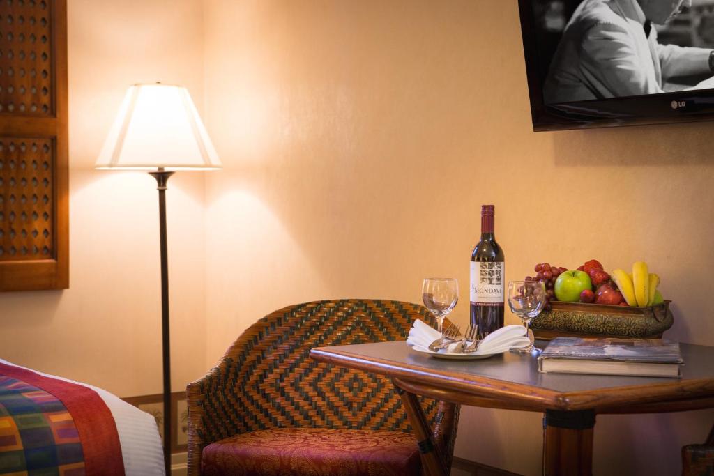 Casablanca Hotel by Library Hotel Collection - Premium Room With Two Beds