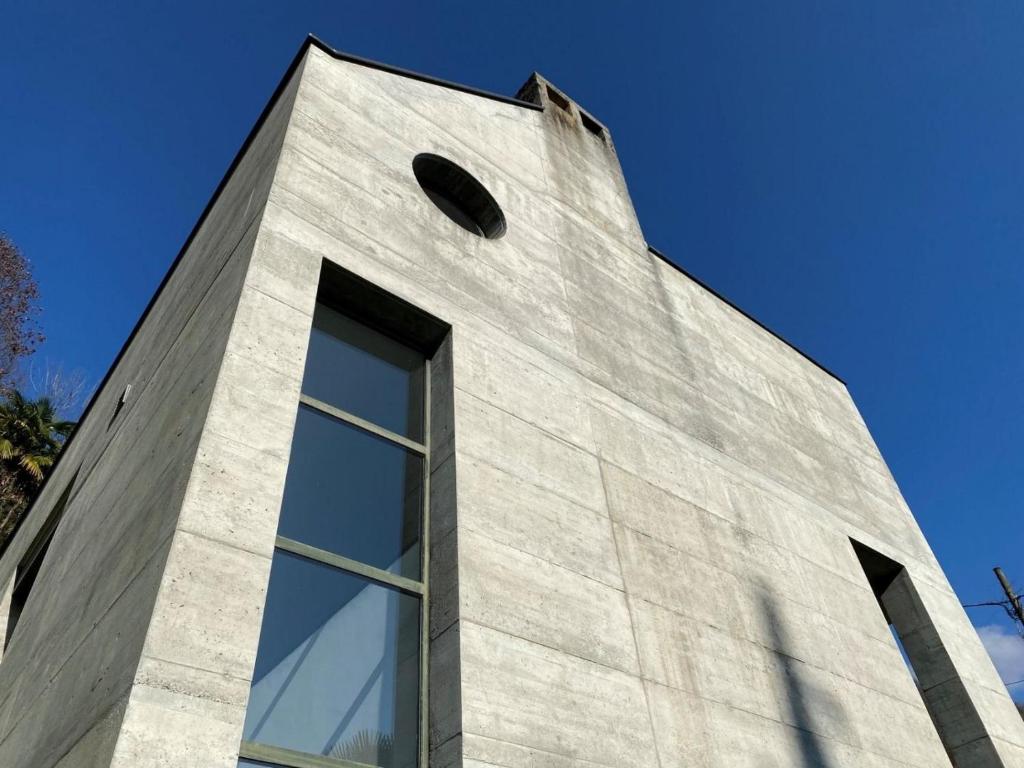 a building with a window on the side of it at B1Verscio Villa Cavalli in Verscio