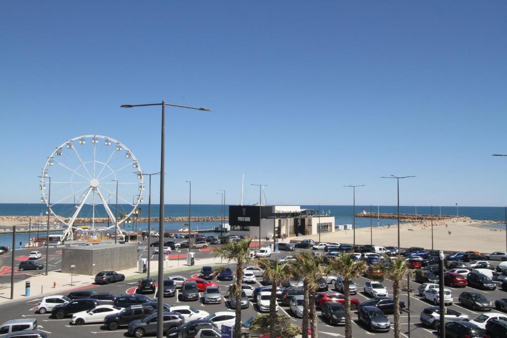 appartement 2 pieces avec parking et vue sur la marina