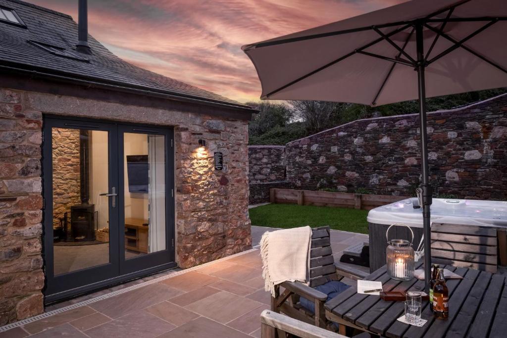 The Dairy, Higher Yalberton Farm, Paignton (updated prices 2024)