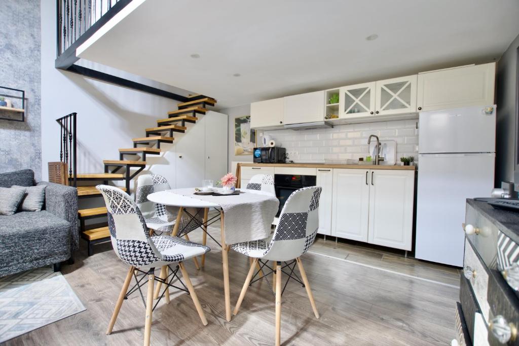 Studio Apartment by Hi5- Rózsa street 1064 Budapest, 92 Rózsa utca kép - 1