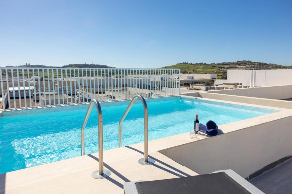 Bazén v ubytování Huge Pool In Mosta Ph - By Homely Malta nebo v jeho okolí
