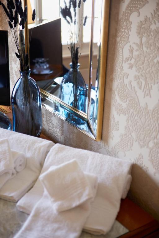 TV a/nebo společenská místnost v ubytování Hotel Schiff am See