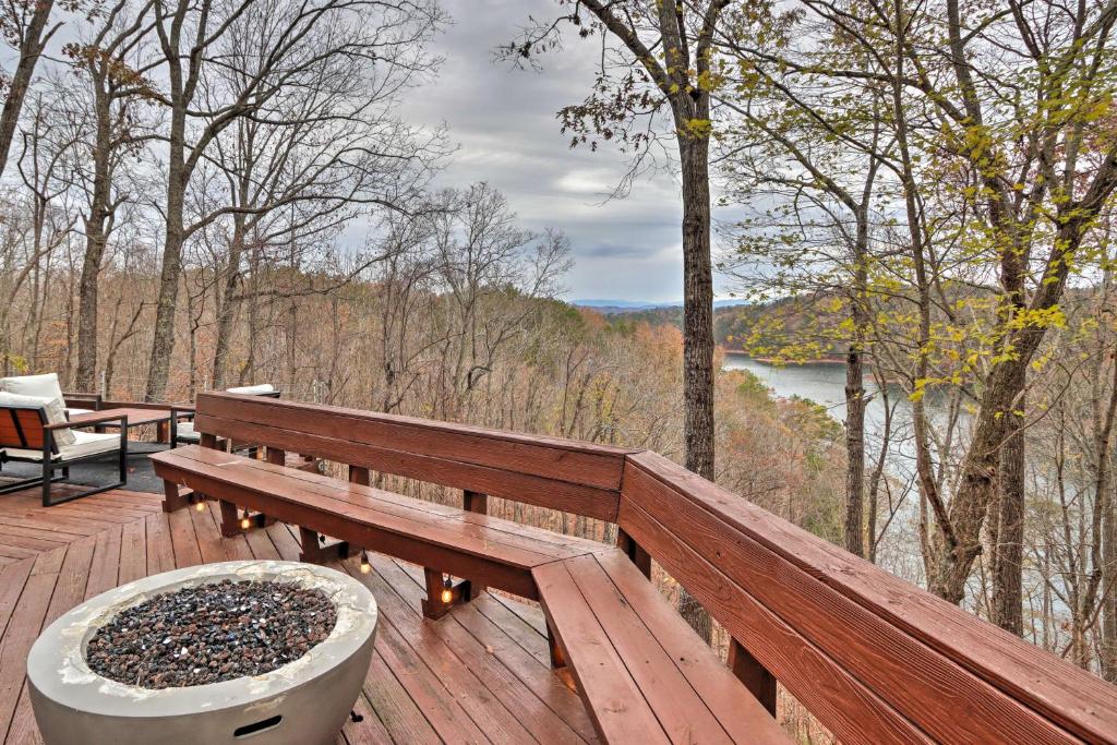 Vacation Home Treetop Hideaway on Carters Lake with Stunning Views
