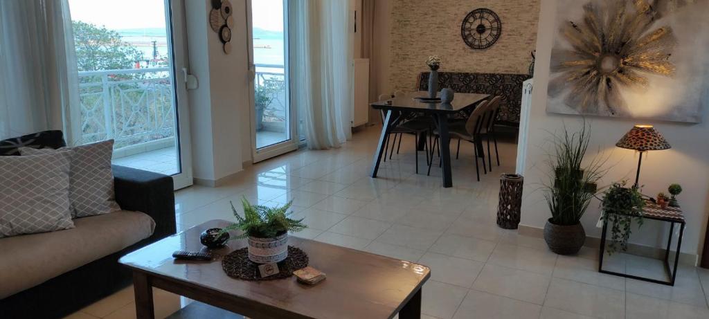 Posedenie v ubytovaní MariZot Apartment