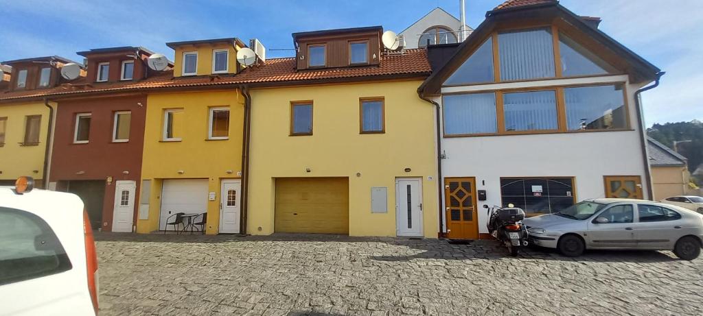 Budova, kde se apartmán nachází