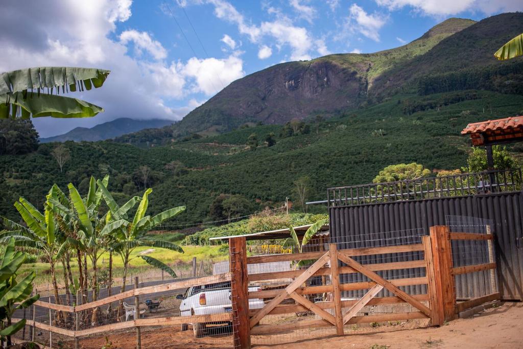 Üldine mäevaade või majutusasutusest Chacara com muito conforto em Alto Caparao MG pildistatud vaade